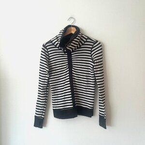 Lululemon In A Cinch Reversible Long Sleeve Cowl Neck Pullover Women's Size 2-4